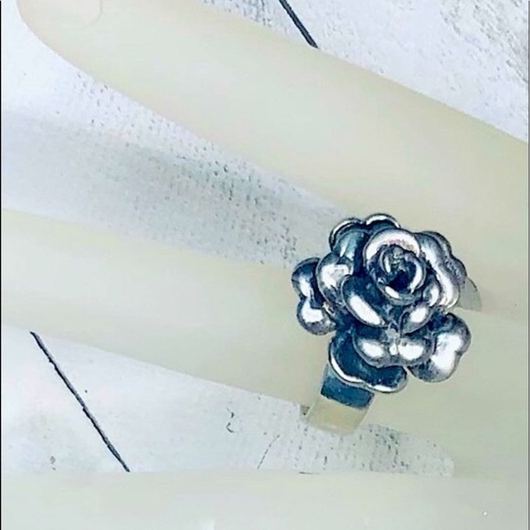 ROSE STERLING SILVER RING  .925 STAMPED ROSE IS 3/4” DIMENSIONAL AROUND SIZE 6 - Picture 8 of 14